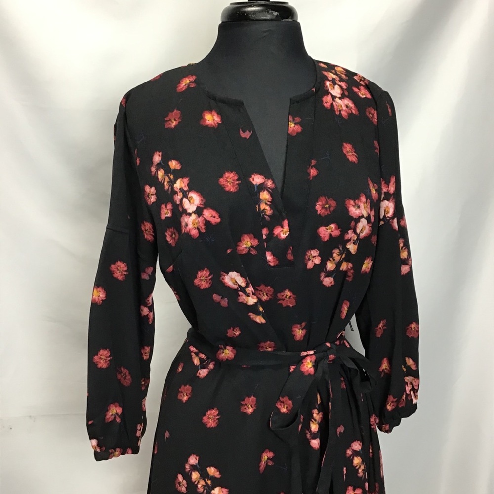 Long Sleeved Floral Dress - Picture 2 of 11